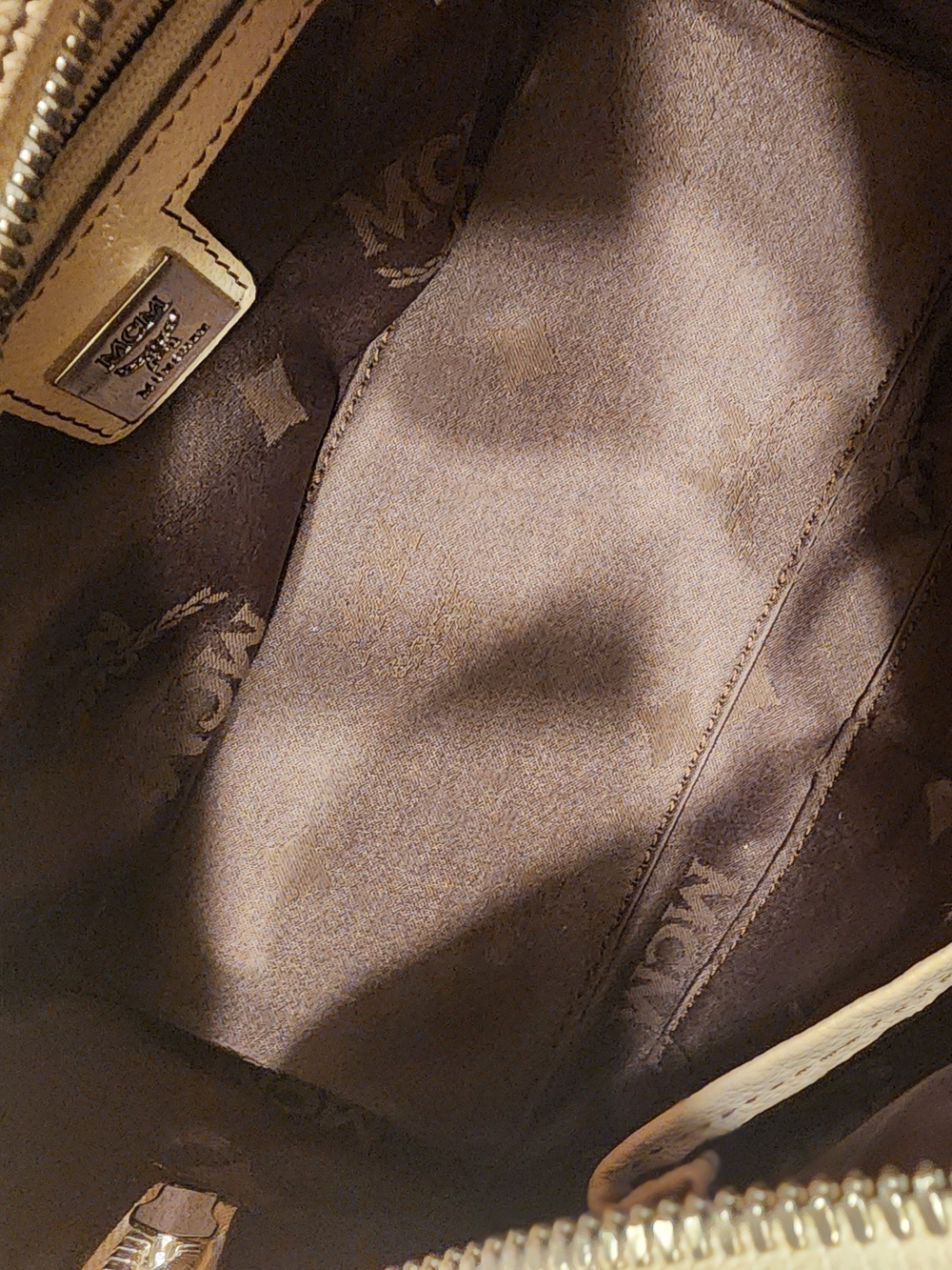 MCM cream leather Boston satchel featuring silver-toned hardware - Picture 16 of 16